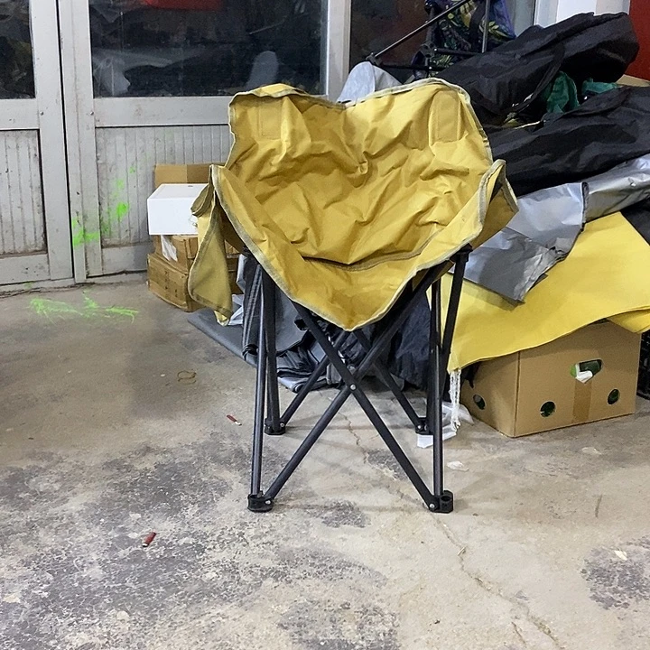 月亮椅子一个咖色的侧兜开线了