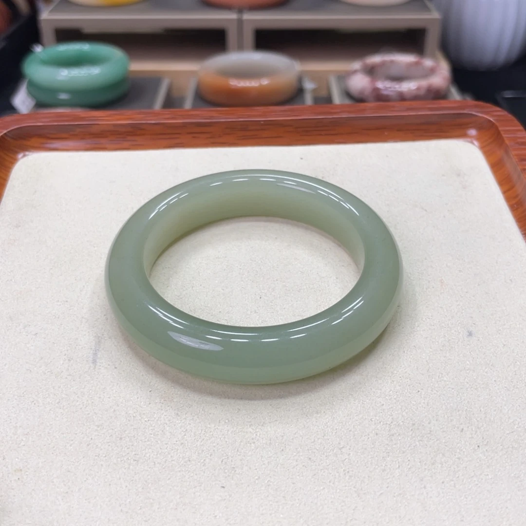 未镶嵌手镯石英岩玉好**觉