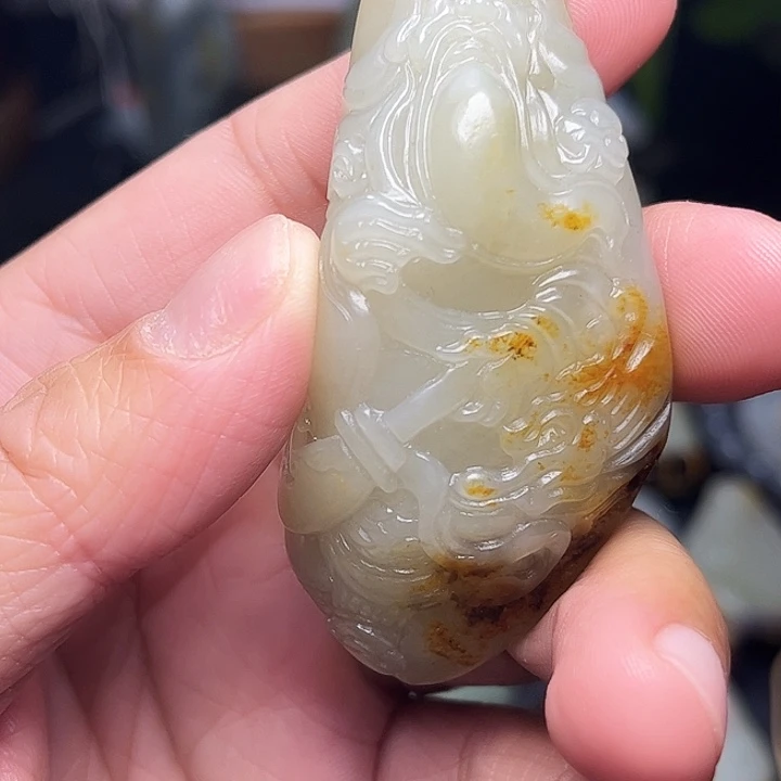 顺***水和田玉未镶嵌颈饰
