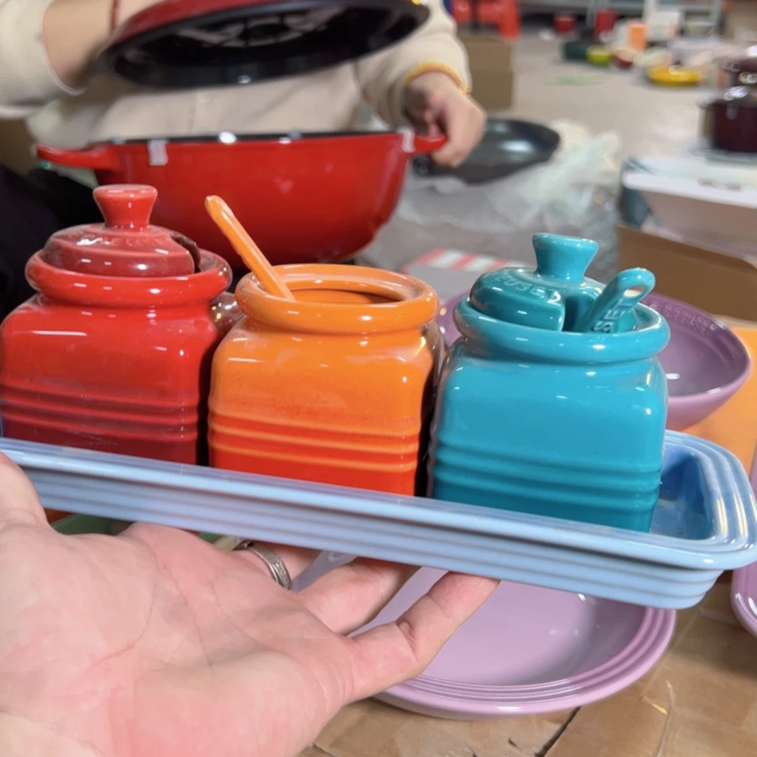 陶瓷深色系调料罐