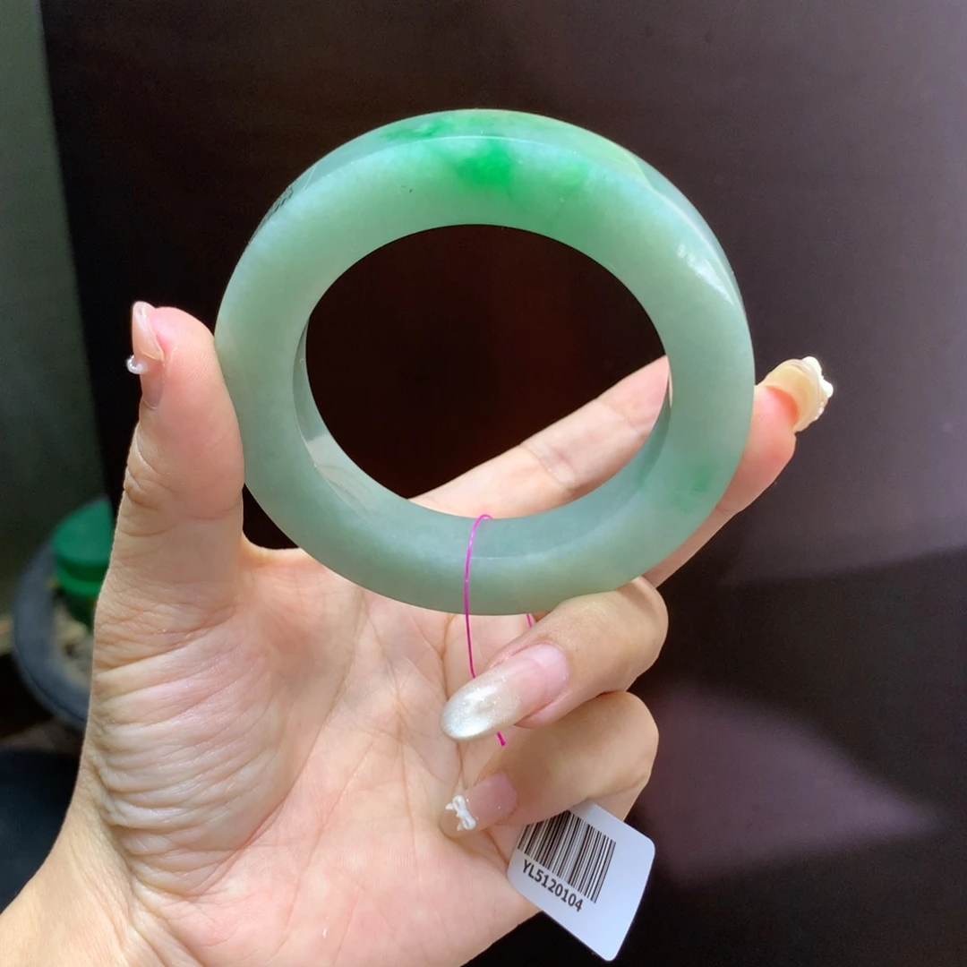 定制翡翠未镶嵌翡翠手镯