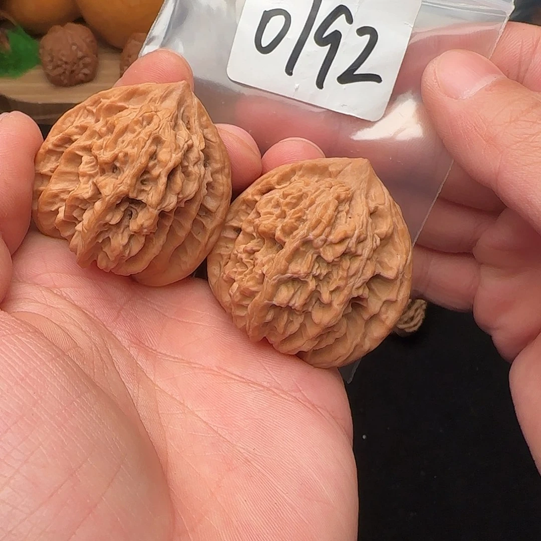 把件文玩核桃0192全品43霞云岭