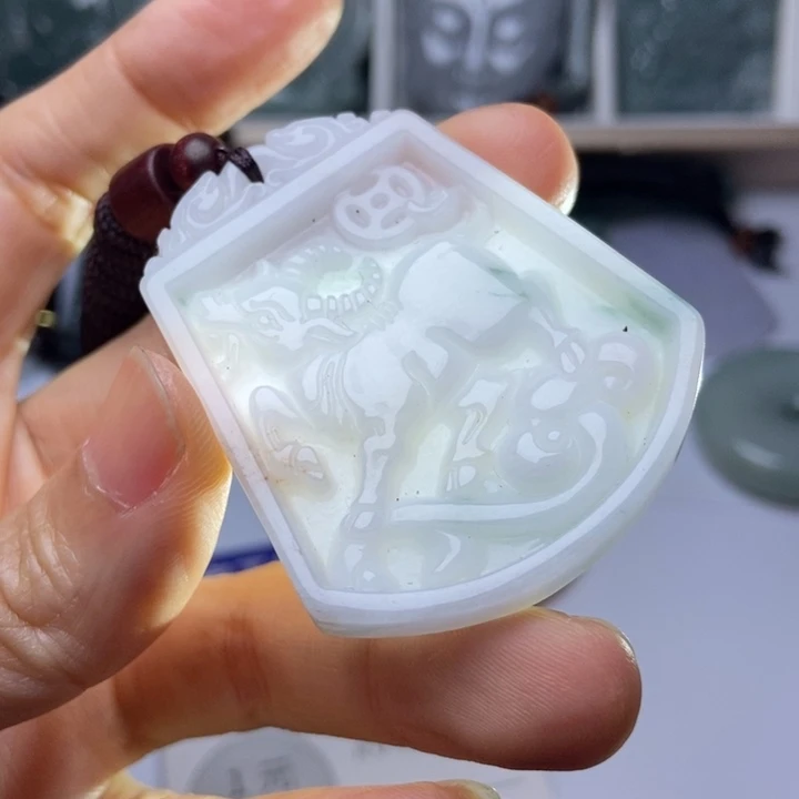 翡翠未镶嵌挂件翡翠