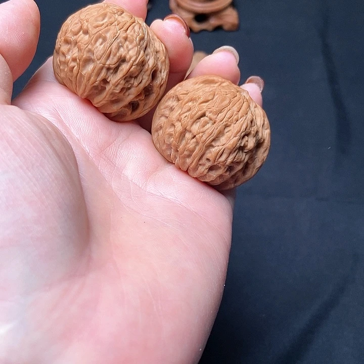 桃核吊坠41.5正磨全品