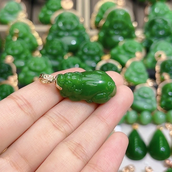 和田玉（碧玉）颈饰18K金镶嵌