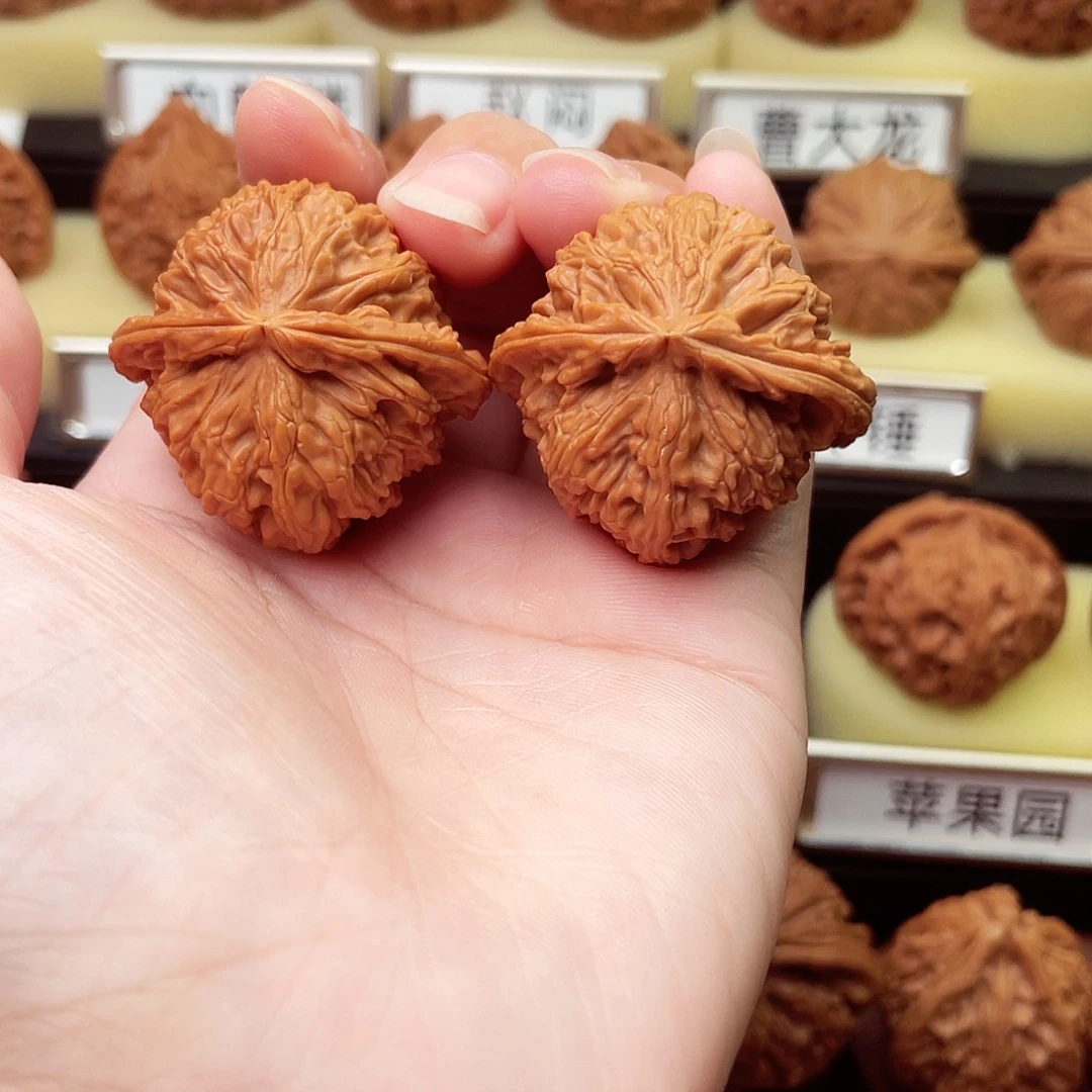 文玩核桃吊坠白狮子37全品579