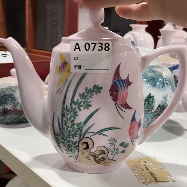 瓷片用****5////景德镇陶瓷茶壶。红。