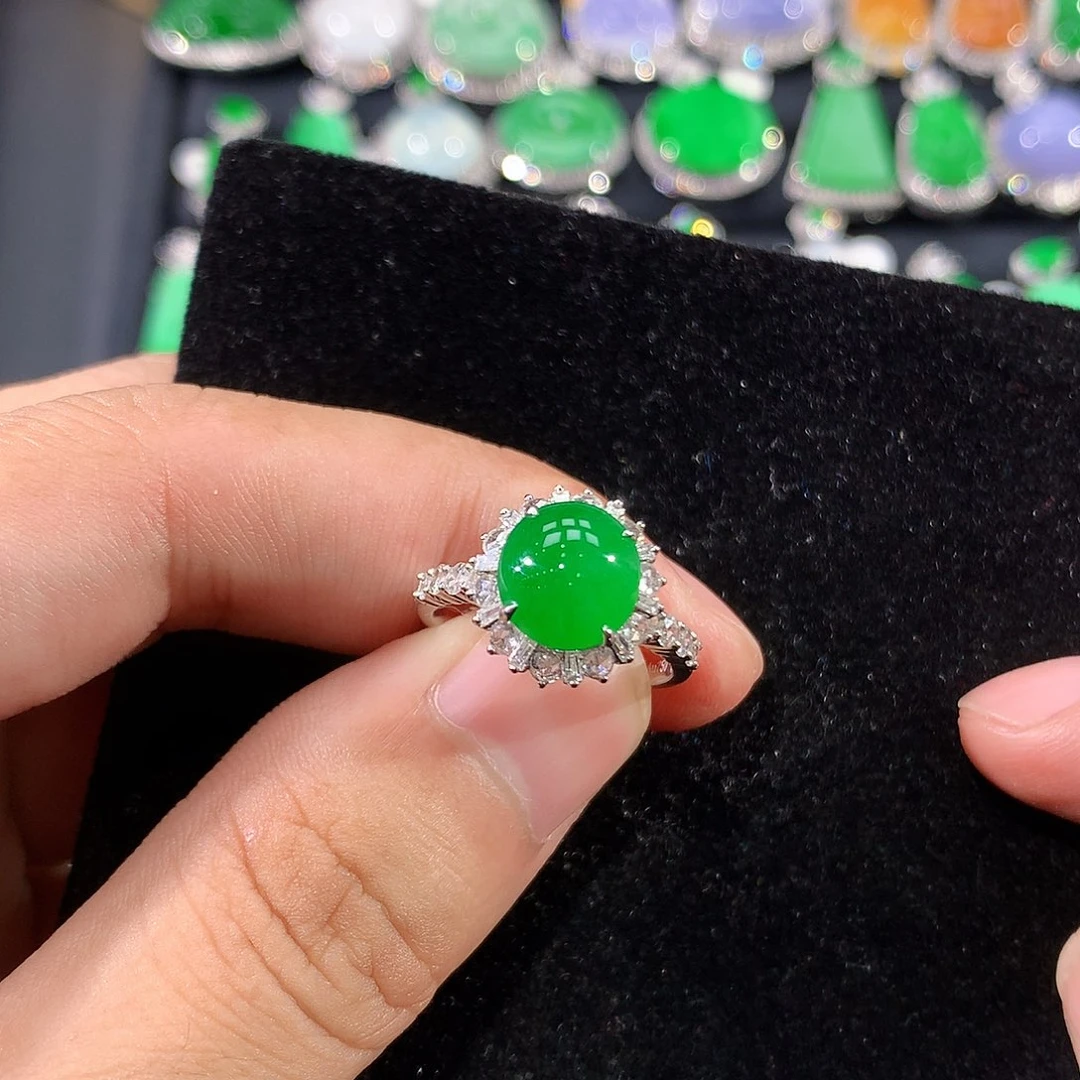 翡翠18K金镶嵌戒指