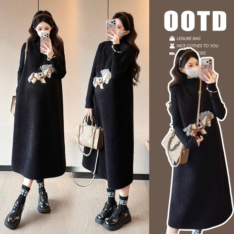 孕妇装春装2026新款洋气卡通小马时尚加绒加厚背心连衣裙打底上衣