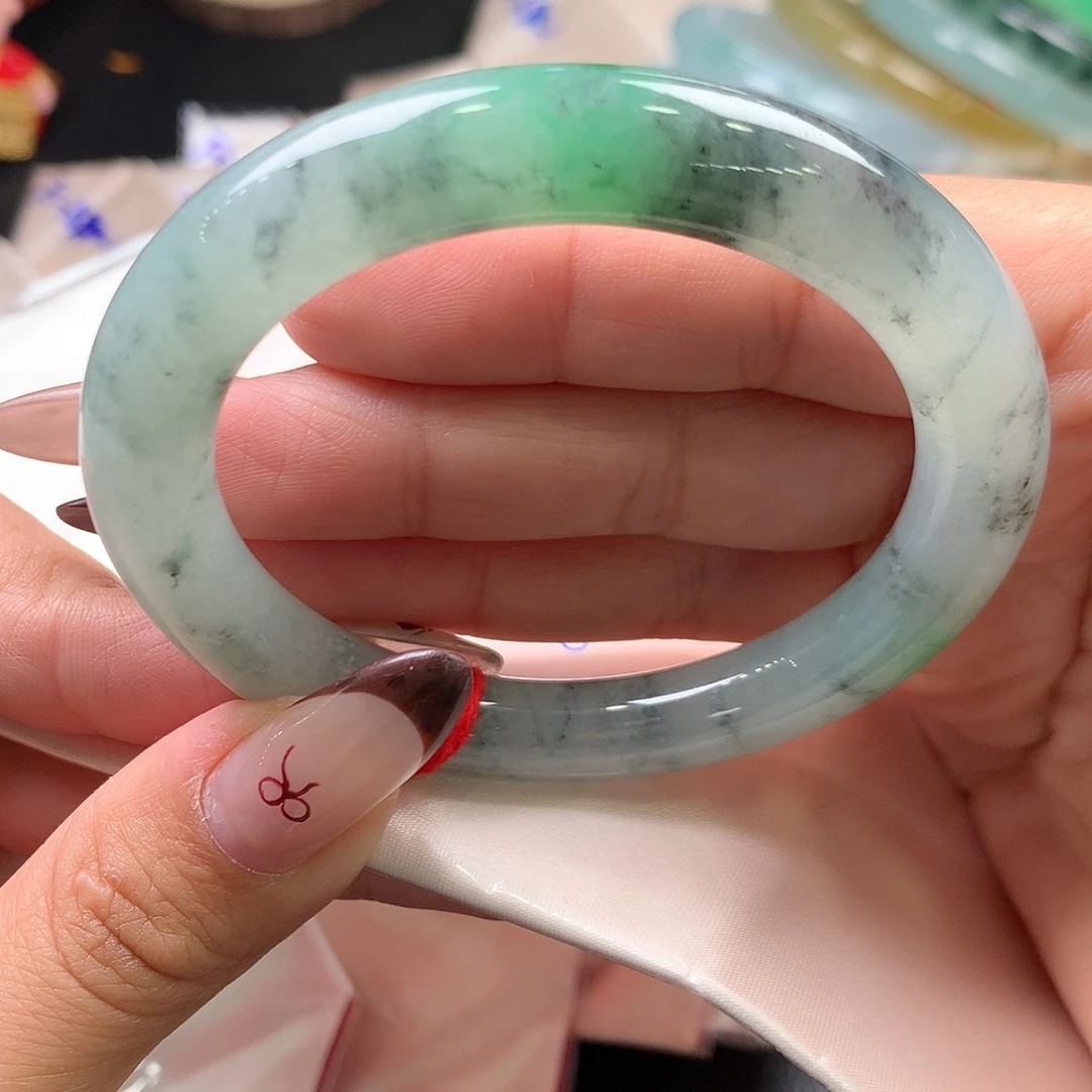 翡翠未镶嵌手镯（圆镯）66号特色冰种绿乌鸡