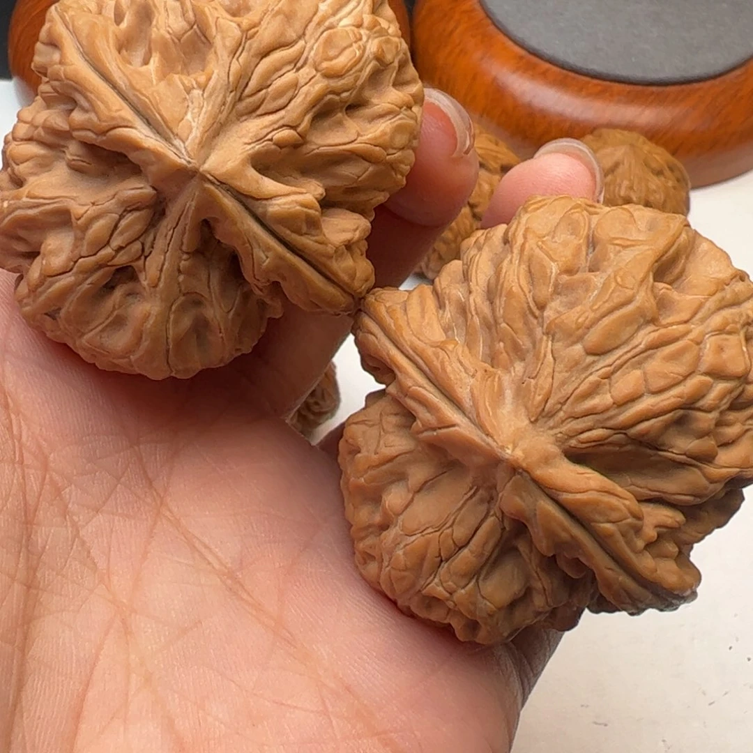 文玩核桃吊坠红锦鲤47