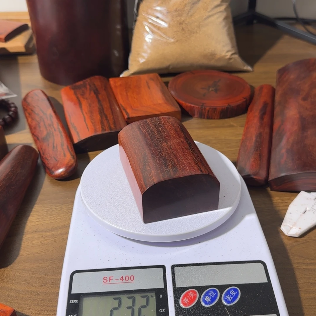 用***8木印度小叶紫檀手把件