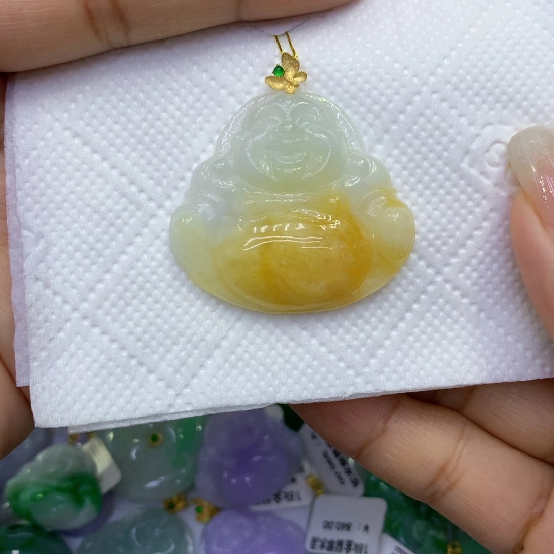 颈饰18K金镶嵌翡翠云**轻