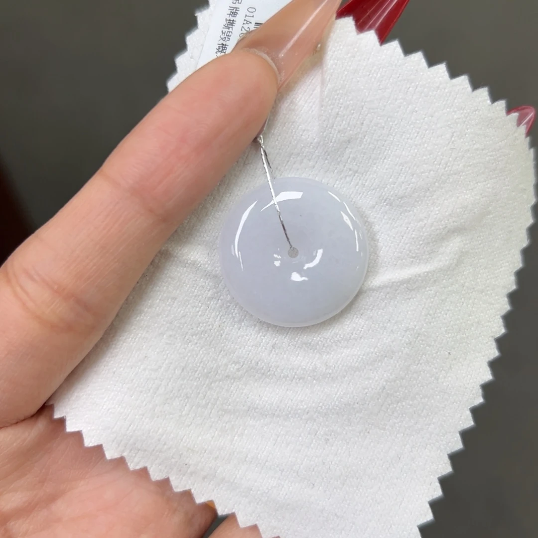 翡翠颈饰未镶嵌平安扣