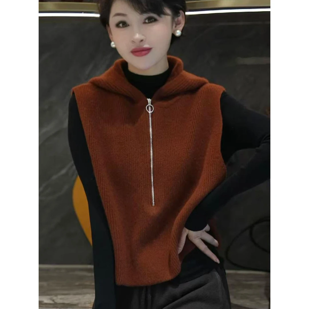 .欧货高端纯色无袖针织马甲2025秋季新款连帽设计感马夹上衣女.