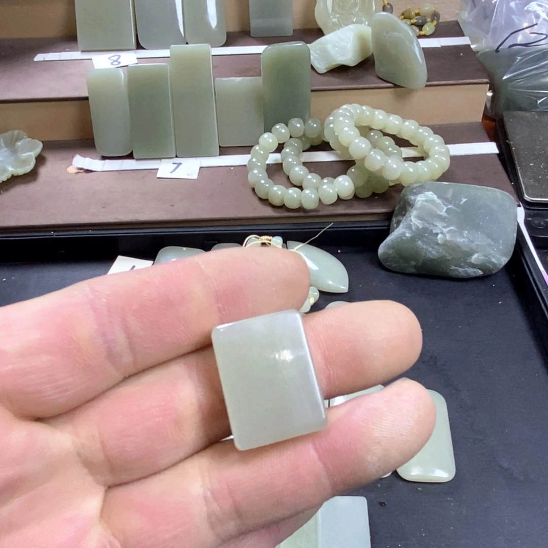 颈饰未镶嵌和田玉小**腾031