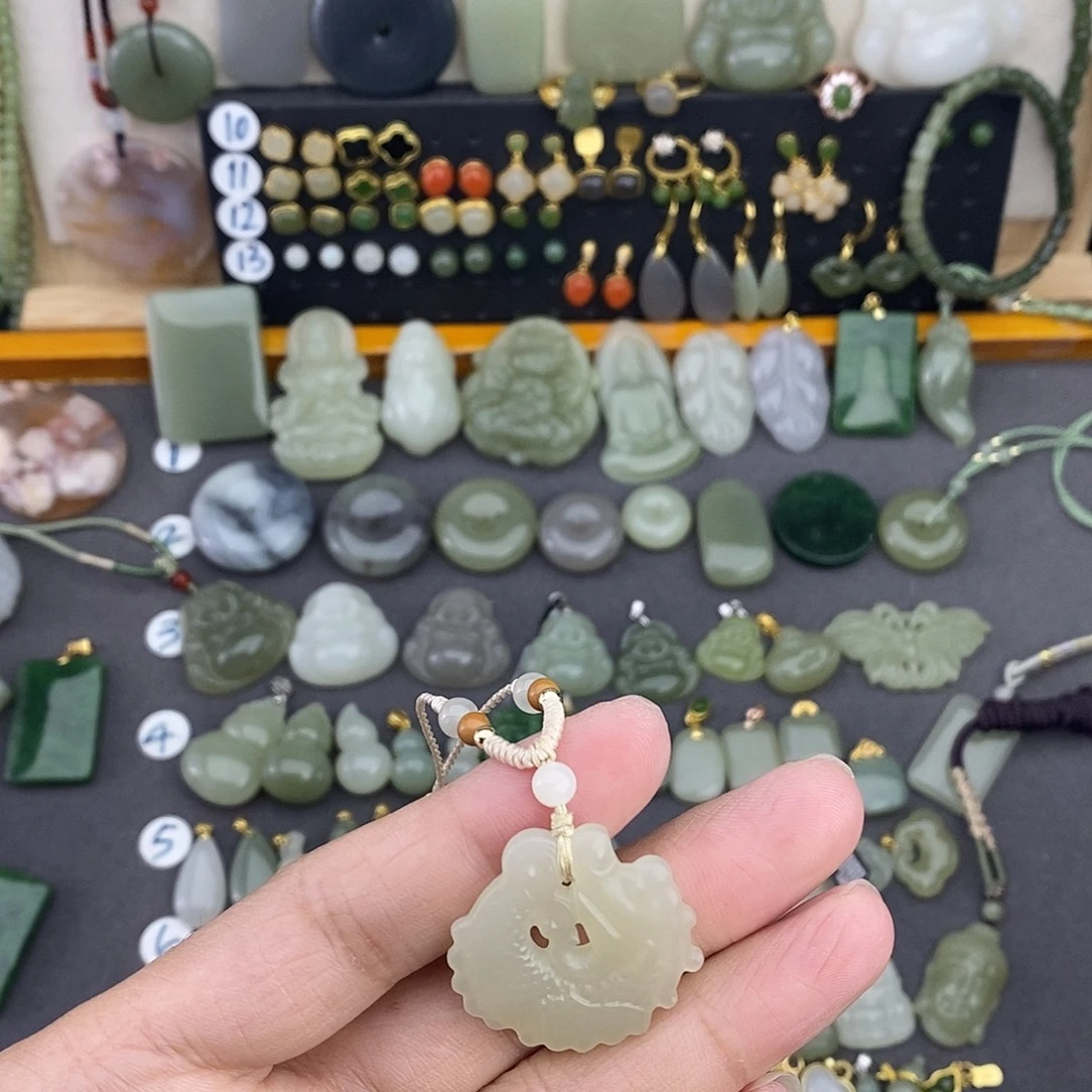 和田玉未镶嵌吊坠(不含链)