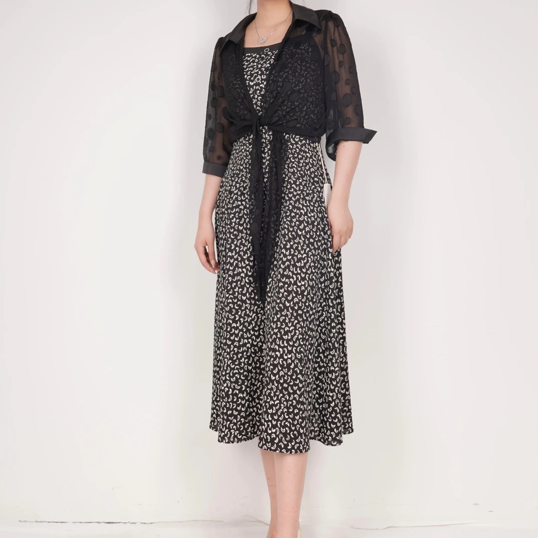 5170时尚薄款蕾丝遮肚长袖开衫搭配碎花连衣裙套装