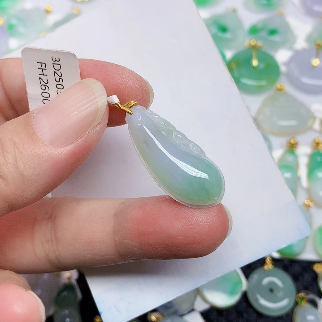 翡翠18K金镶嵌颈饰368643