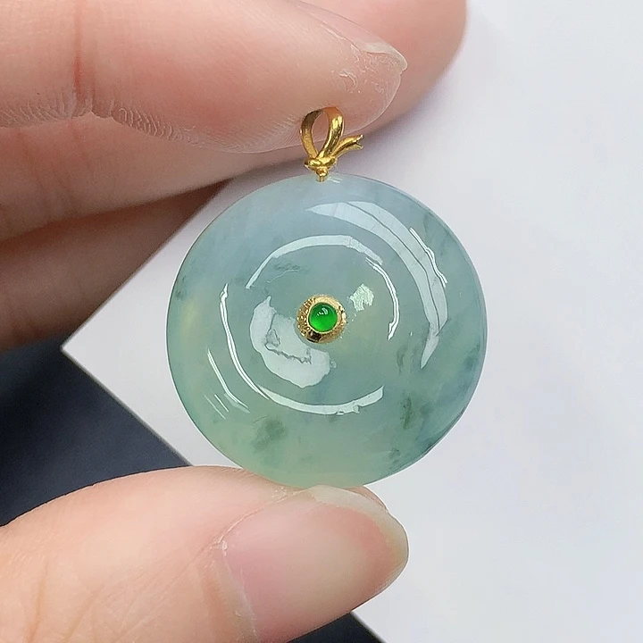 颈饰18K金镶嵌翡翠