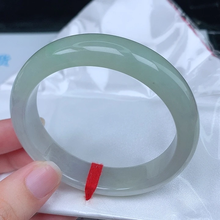 翡翠手镯未镶嵌天然