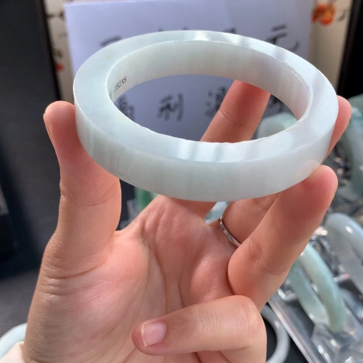 未镶嵌58-60定制翡翠