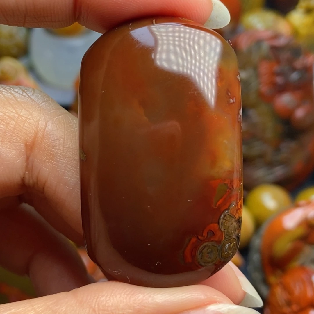 玛瑙/玉髓颈饰未镶嵌战国红