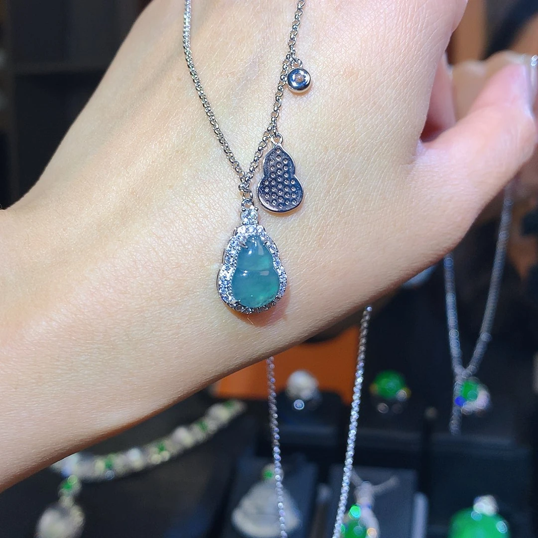 翡翠未镶嵌颈饰吊坠