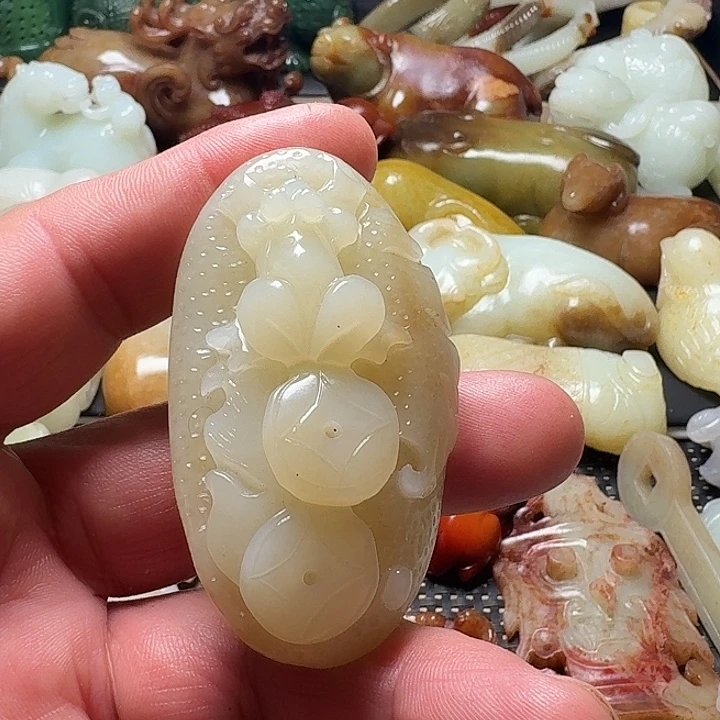 和田玉未镶嵌挂件