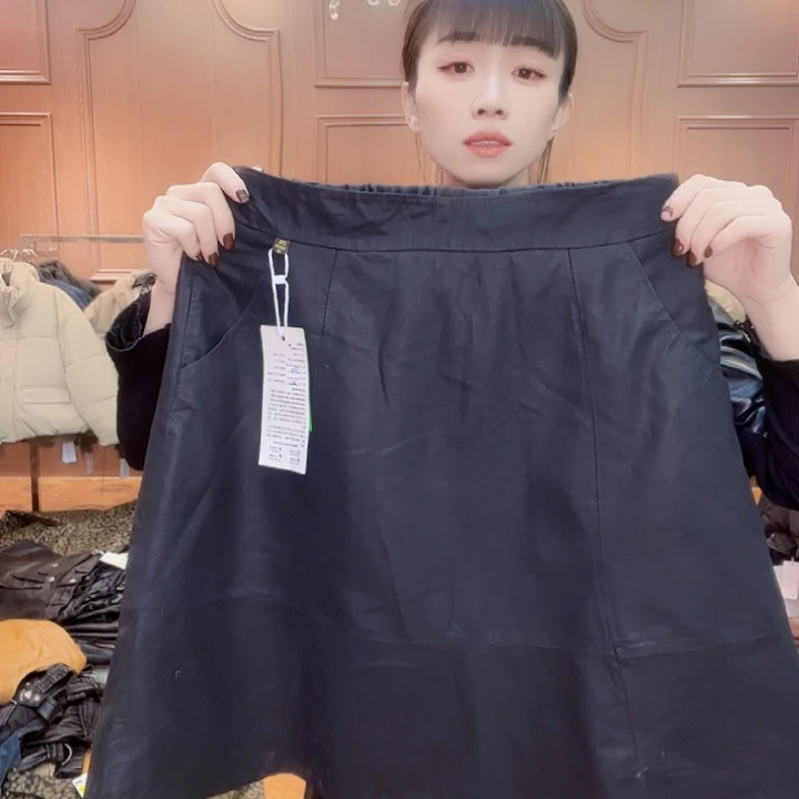 125……135斤皮短裙