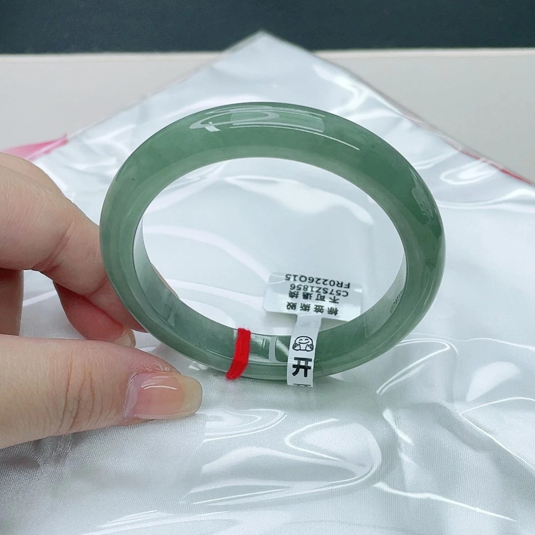 翡翠手镯未镶嵌正57