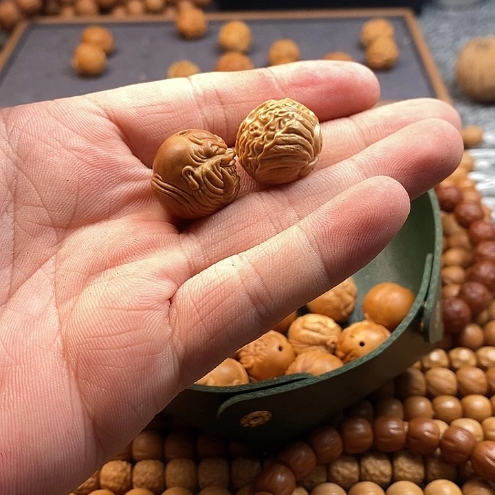 蒙****手串猴头核桃瑕疵单颗2颗