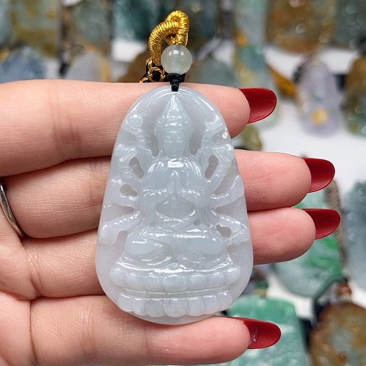 翡翠未镶嵌颈饰千手观音