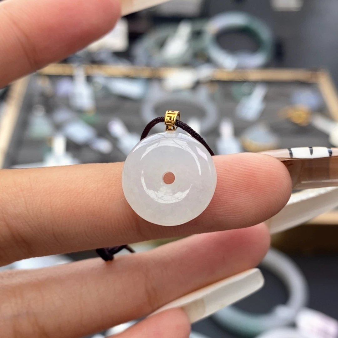 【闪购商品】颈饰18K金镶嵌翡翠
