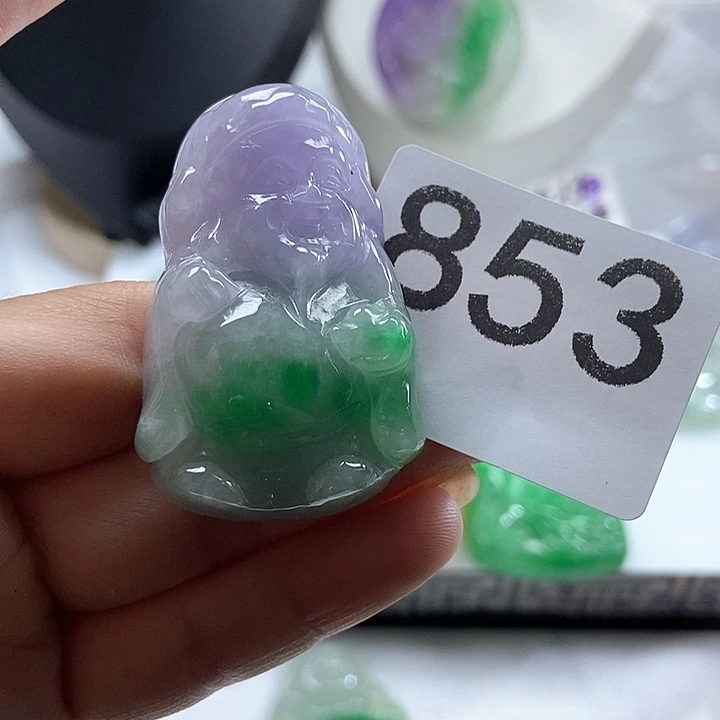 翡翠未镶嵌吊坠(赠链)