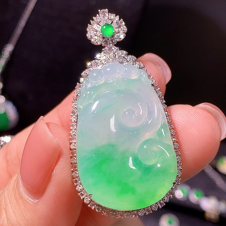 翡翠18K金镶嵌吊坠(不含链)