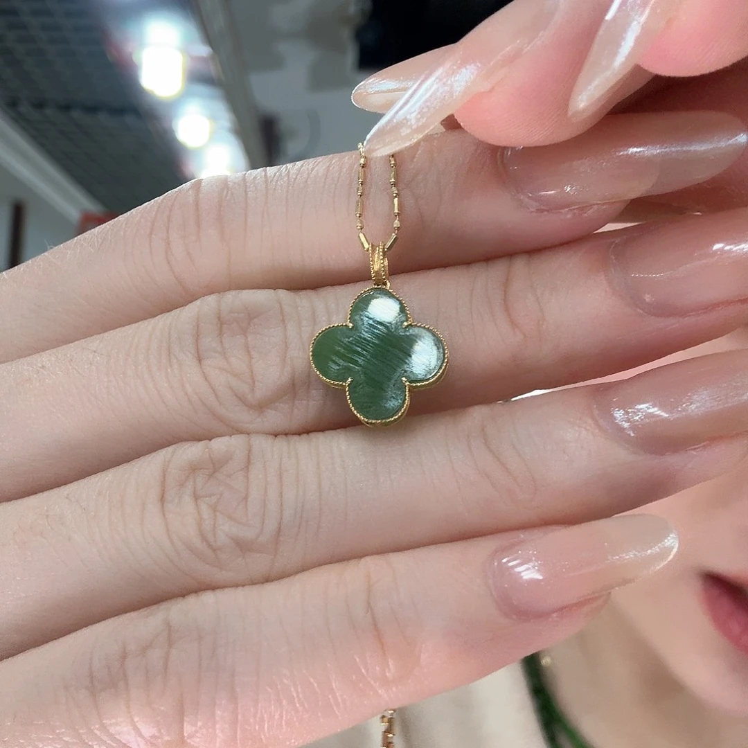 和田玉吊坠(不含链)18K金镶嵌