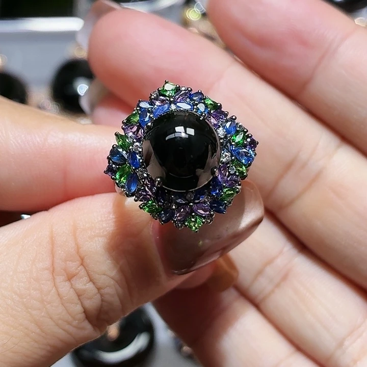 翡翠18K金镶嵌戒指