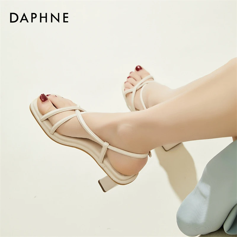 达芙妮高跟凉鞋女款2025夏新款爆款气质细带法式方头通勤经典女鞋