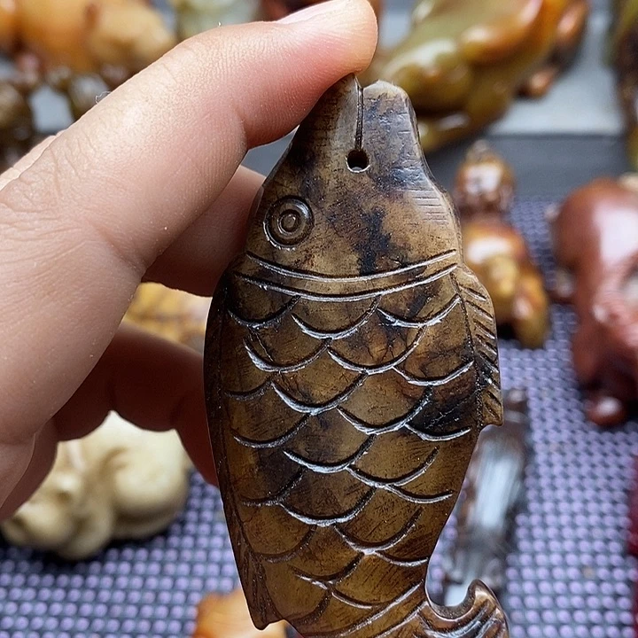 未镶嵌蛇纹石玉颈饰
