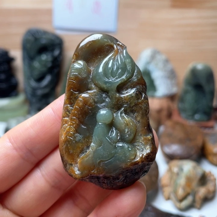 岫岩河磨玉（透闪石质玉）未镶嵌挂件人***客