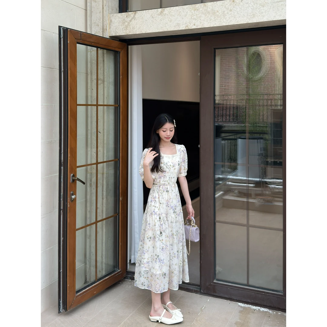 韩系方领碎花甜美浪漫连衣裙(配腰绳)2025夏新款