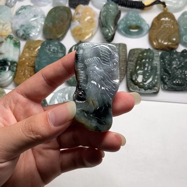 翡翠未镶嵌颈饰达摩35