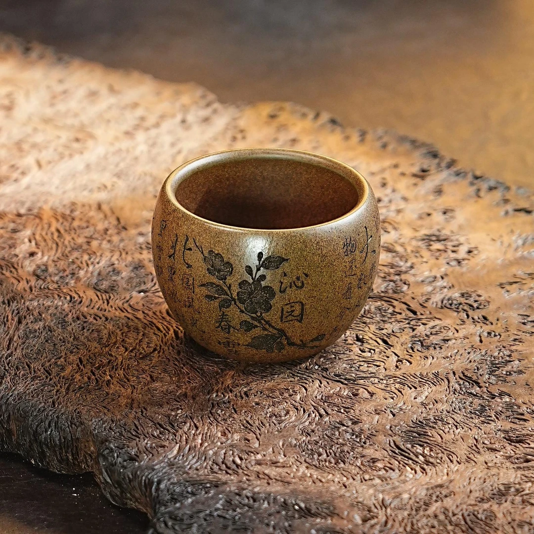 宜兴紫砂茶具 原矿龙背青泥料柴烧刻绘沁园春雪紫砂主人杯品茗杯