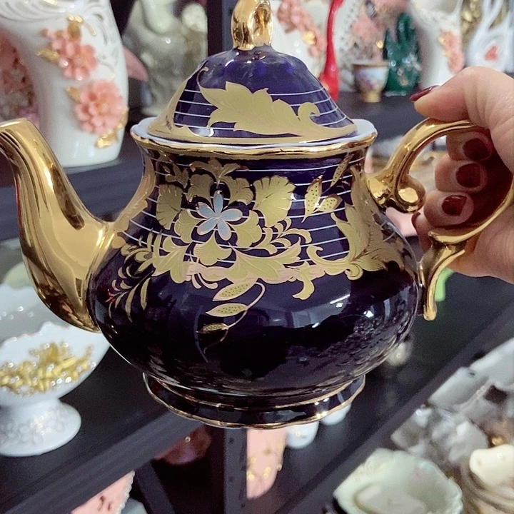 碗微瑕……………………………………