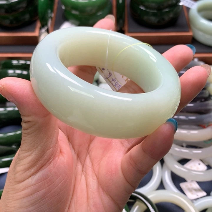 【闪购商品】未镶嵌手镯和田玉26