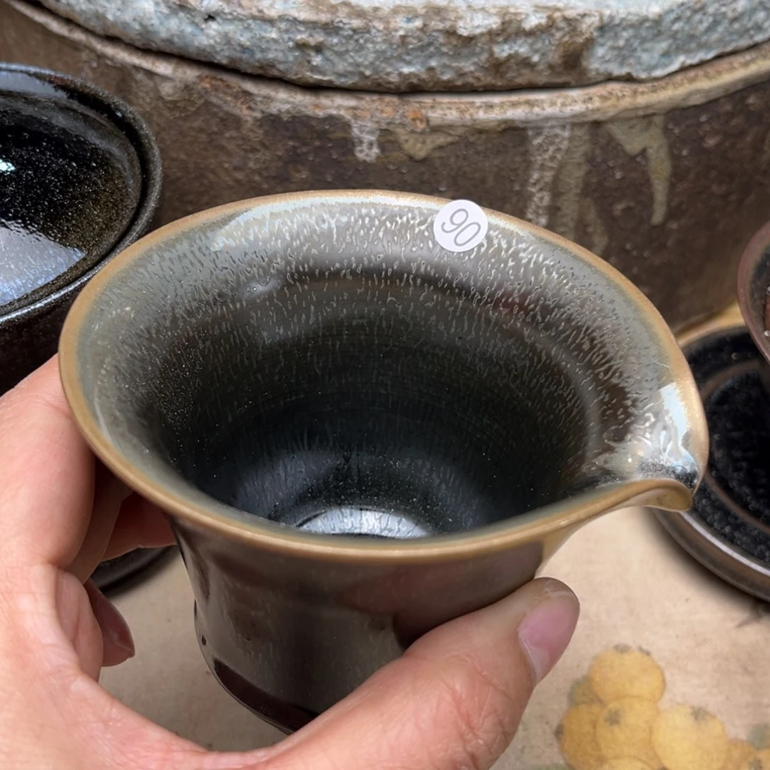 茶盏义兴龙窑坚持真柴烧