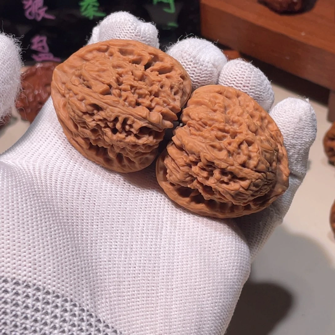 文玩核桃把件南疆石1310，4139