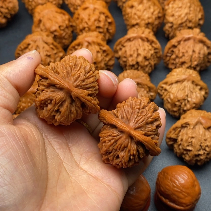 【闪购商品】文玩核桃把件40楼子