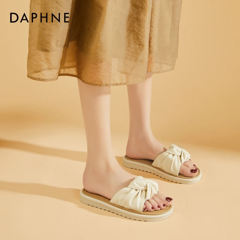 达芙妮2025夏季纯色日常胶粘鞋防滑公主一字拖凉鞋平底欧若精灵风